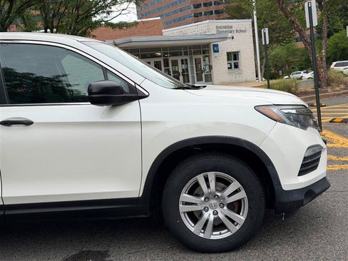 Used 2018 Honda Pilot LX image 5