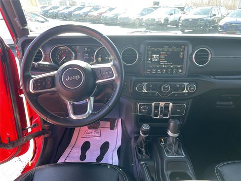 Used 2022 Jeep Wrangler Unlimited Sahara AWD/4WD image 14