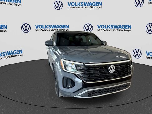 Used 2024 Volkswagen Atlas Cross Sport SE FWD image 16