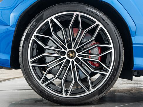 Used 2025 Lamborghini Urus SE image 49