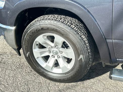 Used 2019 RAM 1500 Laramie image 12