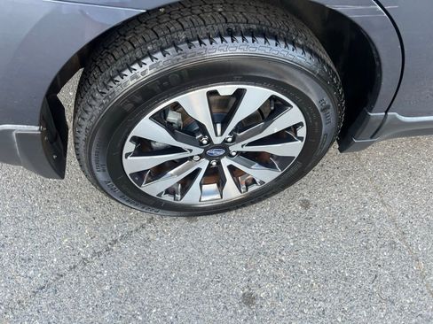 Used 2017 Subaru Outback 3.6R Limited AWD/4WD image 11