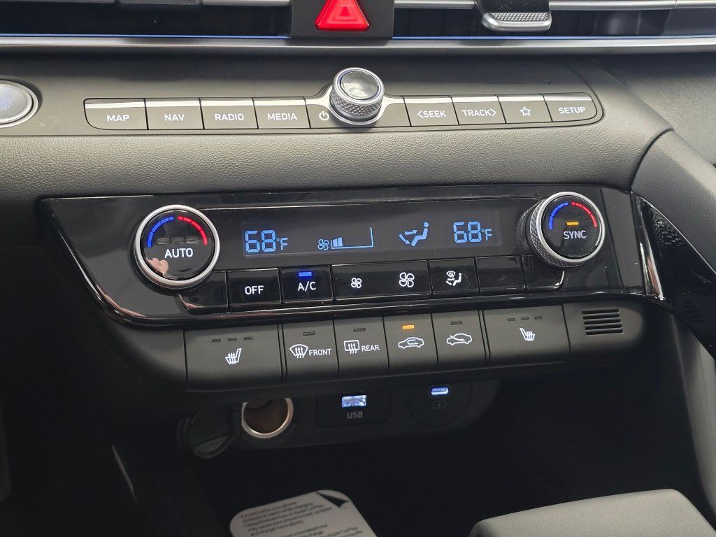 New 2026 Hyundai Elantra Limited FWD image 28