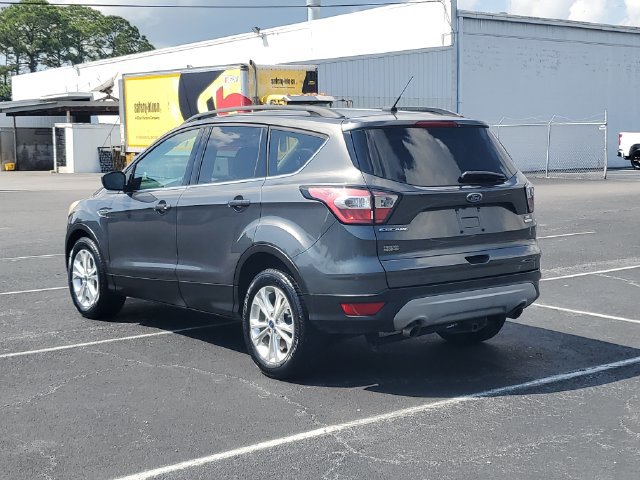 Used 2017 Ford Escape SE w/ Equipment Group 201A FWD image 4