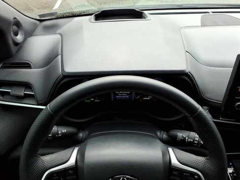 Certified 2025 Toyota Sienna Platinum image 17