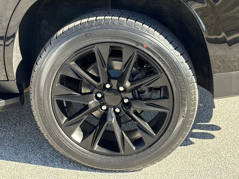 Used 2022 Chevrolet Tahoe RST w/ Sport Performance Package image 9