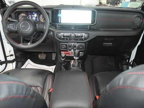 Used 2024 Jeep Wrangler Unlimited Rubicon image 32