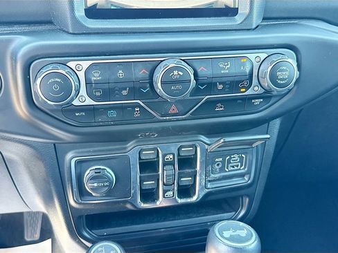 Used 2021 Jeep Wrangler Unlimited Sahara w/ Cold Weather Group AWD/4WD image 17