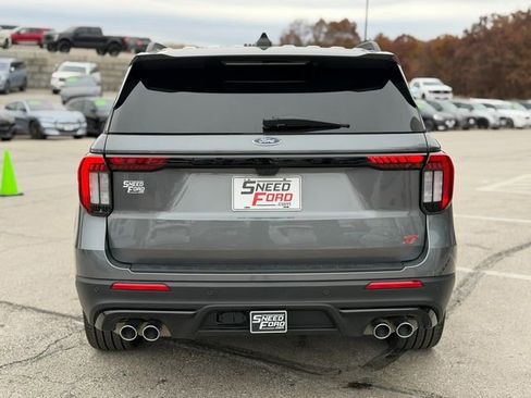 Used 2025 Ford Explorer ST image 6
