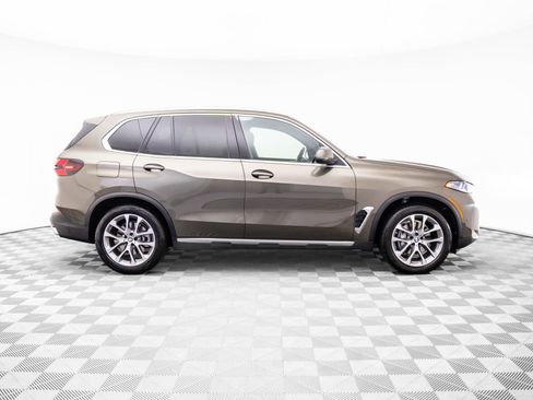 Certified 2025 BMW X5 xDrive40i w/ Premium Package image 6