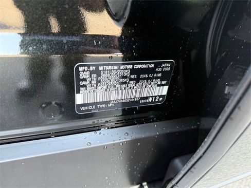 New 2025 Mitsubishi Outlander SE image 34