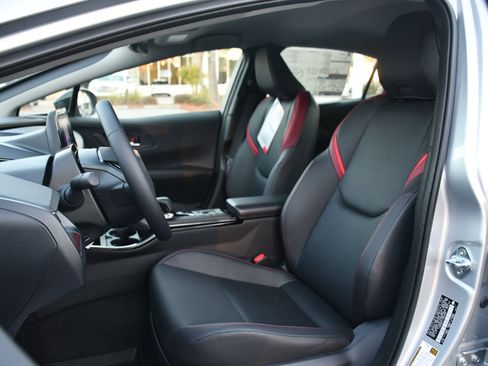 New 2026 Toyota Prius Plug-In Hybrid image 5