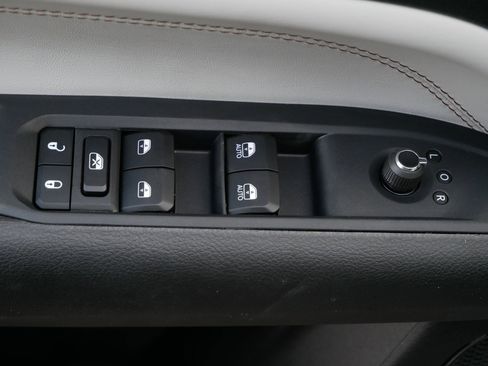 New 2026 Jeep Compass Limited image 13