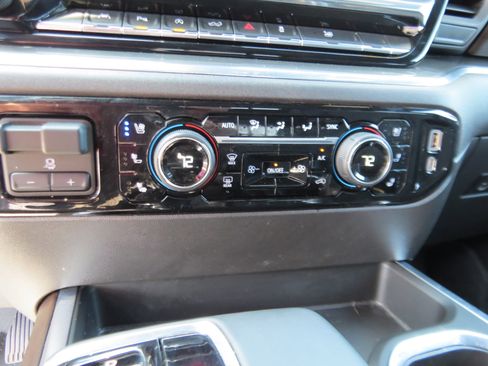 Used 2024 Chevrolet Silverado 1500 High Country w/ High Country Premium Package image 40