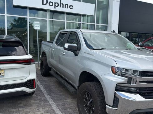 Used 2020 Chevrolet Silverado 1500 LT image 5