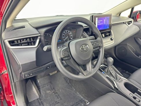 Used 2025 Toyota Corolla LE image 12
