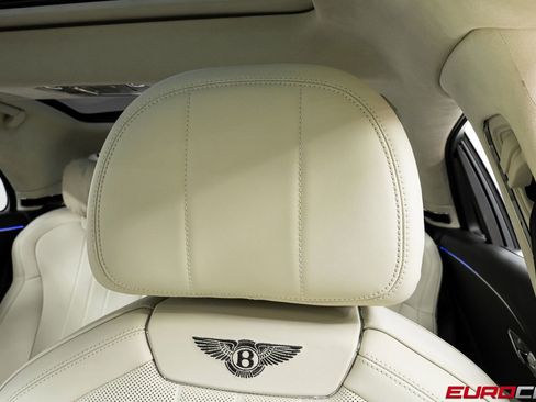 Used 2023 Bentley Flying Spur V8 image 39