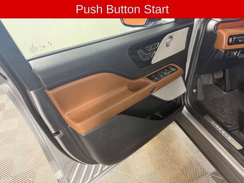 Used 2023 Lincoln Aviator Reserve w/ Equipment Group 201A AWD/4WD image 13