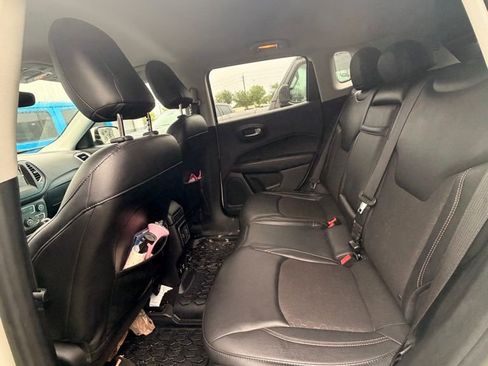 Used 2018 Jeep Compass Latitude w/ Popular Equipment Group image 11