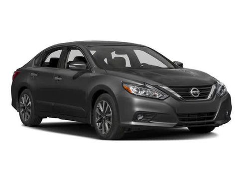 Used 2017 Nissan Altima 2.5 SL w/ Moonroof Package FWD image 7