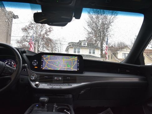 Used 2021 Lexus LS 500 AWD image 31