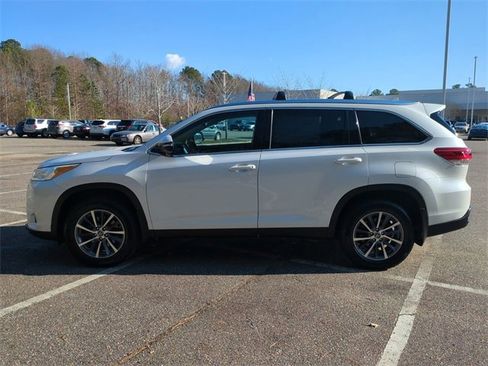 Used 2019 Toyota Highlander XLE image 7