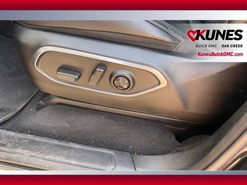 Used 2024 Jeep Wagoneer L Series II w/ Flexible Seating Group AWD/4WD image 8