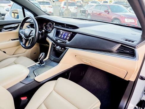 Used 2017 Cadillac XT5 FWD w/ LPO, Wheel Lock Package image 8