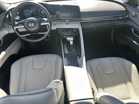Used 2024 Hyundai Elantra Limited image 22