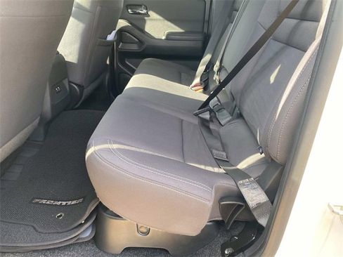 Used 2023 Nissan Frontier SV w/ Midnight Edition Package image 16