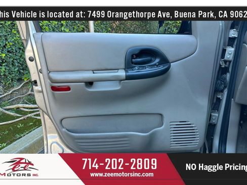 Used 2004 Chevrolet Venture LS w/ Easy Order Package image 36