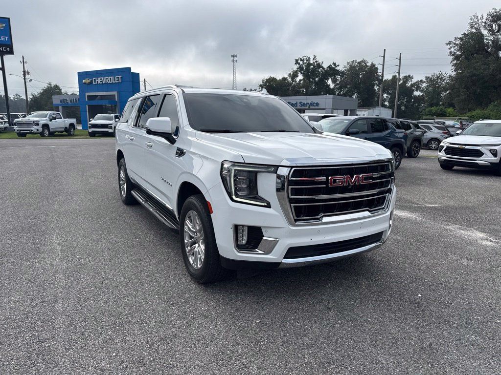 Used 2021 GMC Yukon XL SLT w/ SLT Premium Package RWD image 2