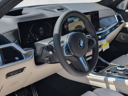 New 2026 BMW X7 xDrive40i w/ M Sport Package AWD/4WD image 3