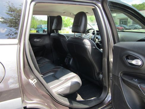 Used 2014 Jeep Cherokee Trailhawk w/ Comfort/Convenience Group image 10