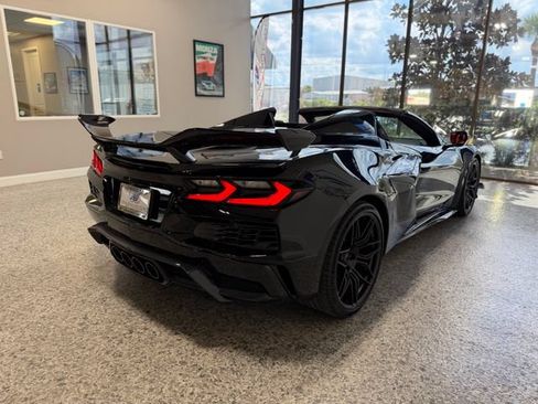 Used 2025 Chevrolet Corvette Z06 w/ Z07 Performance Package RWD image 24