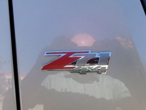 Used 2009 Chevrolet Avalanche LT w/ Suspension Package, Off-Road image 14