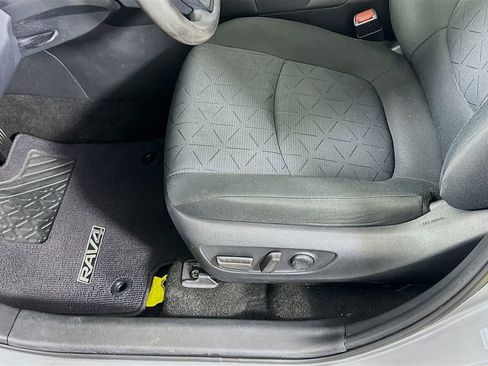 Certified 2020 Toyota RAV4 XLE image 19