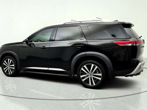 Used 2024 Nissan Pathfinder Platinum w/ Black Appearance Package AWD/4WD image 7