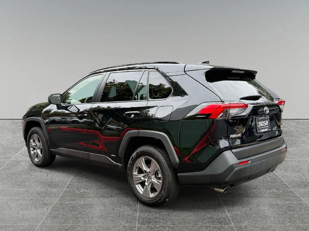 Used 2025 Toyota RAV4 LE AWD/4WD image 12