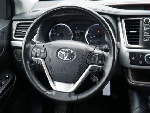 Used 2018 Toyota Highlander Plus image 15