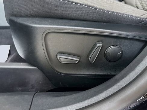 Used 2020 Ford Escape SE image 21