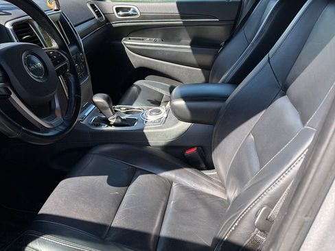 Used 2018 Jeep Grand Cherokee Limited AWD/4WD image 8