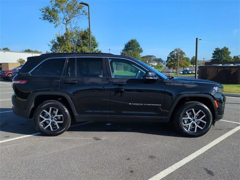 New 2025 Jeep Grand Cherokee Limited w/ Trailer Tow Package image 3