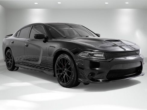 Used 2021 Dodge Charger R/T w/ Blacktop Package image 5
