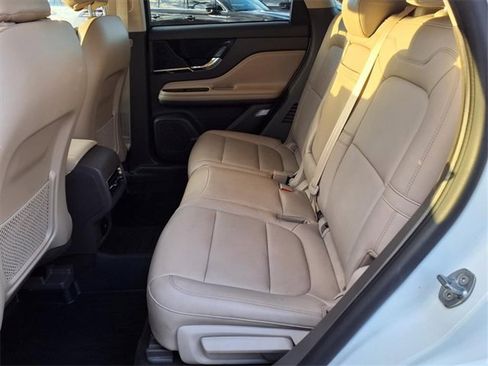 Certified 2022 Lincoln Corsair FWD image 8