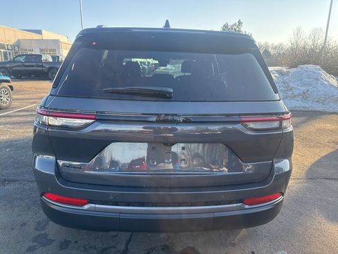 New 2026 Jeep Grand Cherokee Altitude AWD/4WD image 4