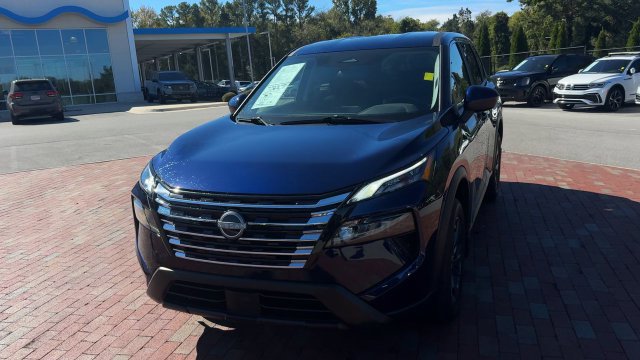 Used 2026 Nissan Rogue SV FWD image 5