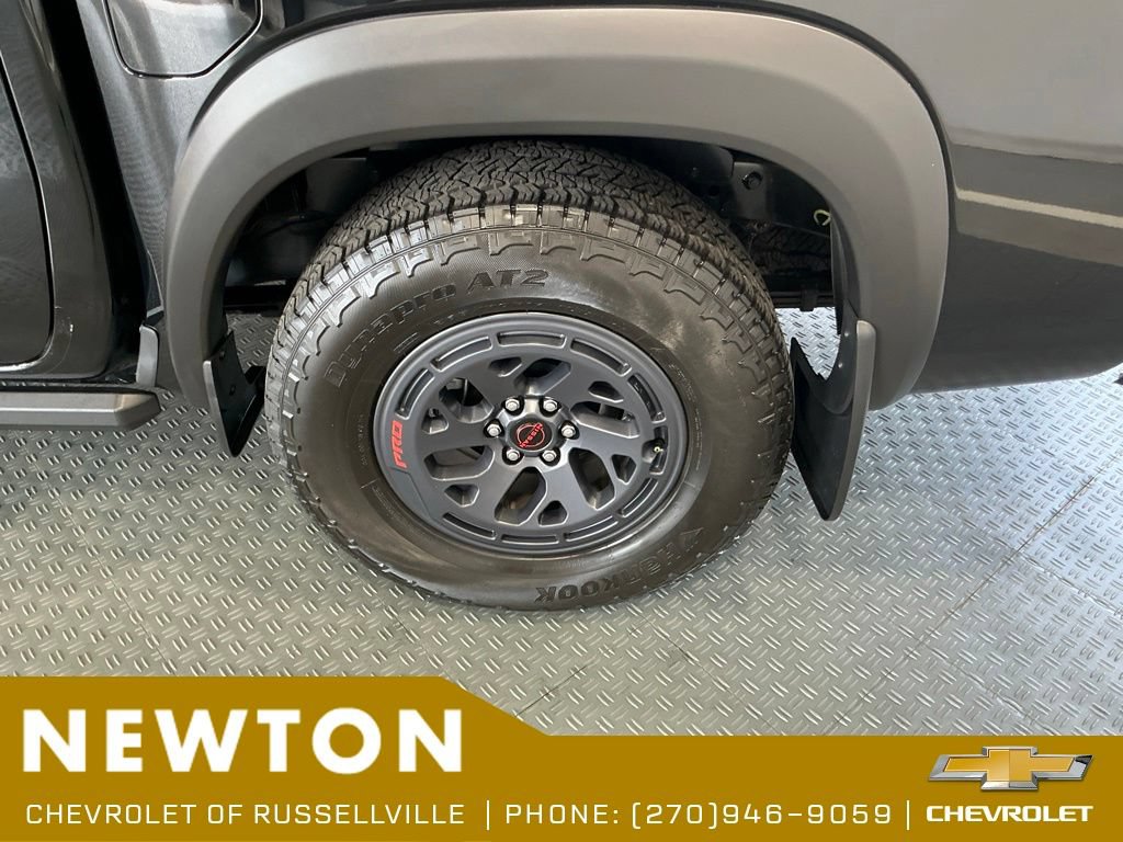 Used 2025 Nissan Frontier 2WD Crew Cab image 51