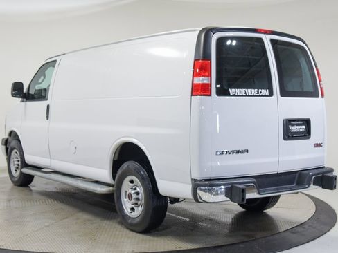 Used 2024 GMC Savana 2500 w/ Driver Convenience Package image 9