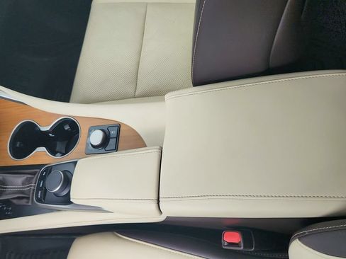Used 2019 Lexus RX 350 FWD w/ Premium Package image 19